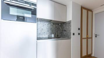 Refrigerador, microondas, horno, placa de cocina