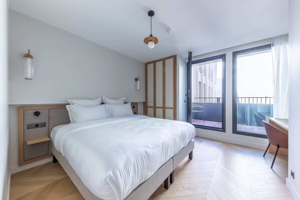 1 bedroom, desk, iron/ironing board, WiFi