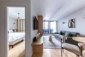 1 bedroom, desk, iron/ironing board, WiFi
