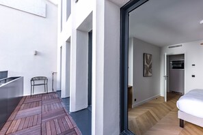 1 bedroom, desk, iron/ironing board, WiFi