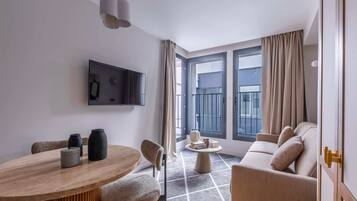 Televisión, libros, oficina, impresora