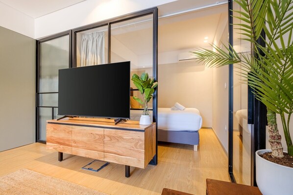 2 habitaciones, tabla de planchar con plancha, internet y ropa de cama 