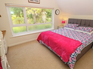 4 bedrooms, individually decorated, individually furnished, free WiFi - Tall Timbers (Ventnor)