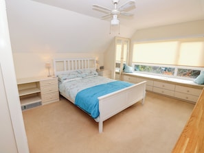 4 bedrooms, individually decorated, individually furnished, free WiFi