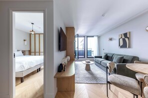 1 bedroom, desk, iron/ironing board, WiFi