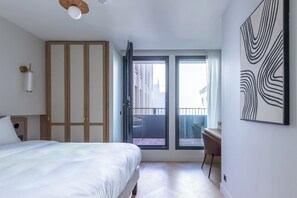 1 chambre, bureau, fer et planche à repasser, Wi-Fi