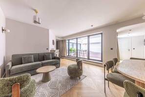 Interior - Opera -3 Bedroom / 2 living rooms connecting apt. (Paris)