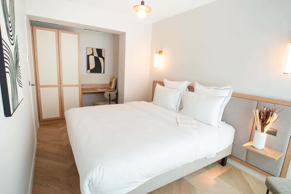 1 bedroom, desk, iron/ironing board, WiFi