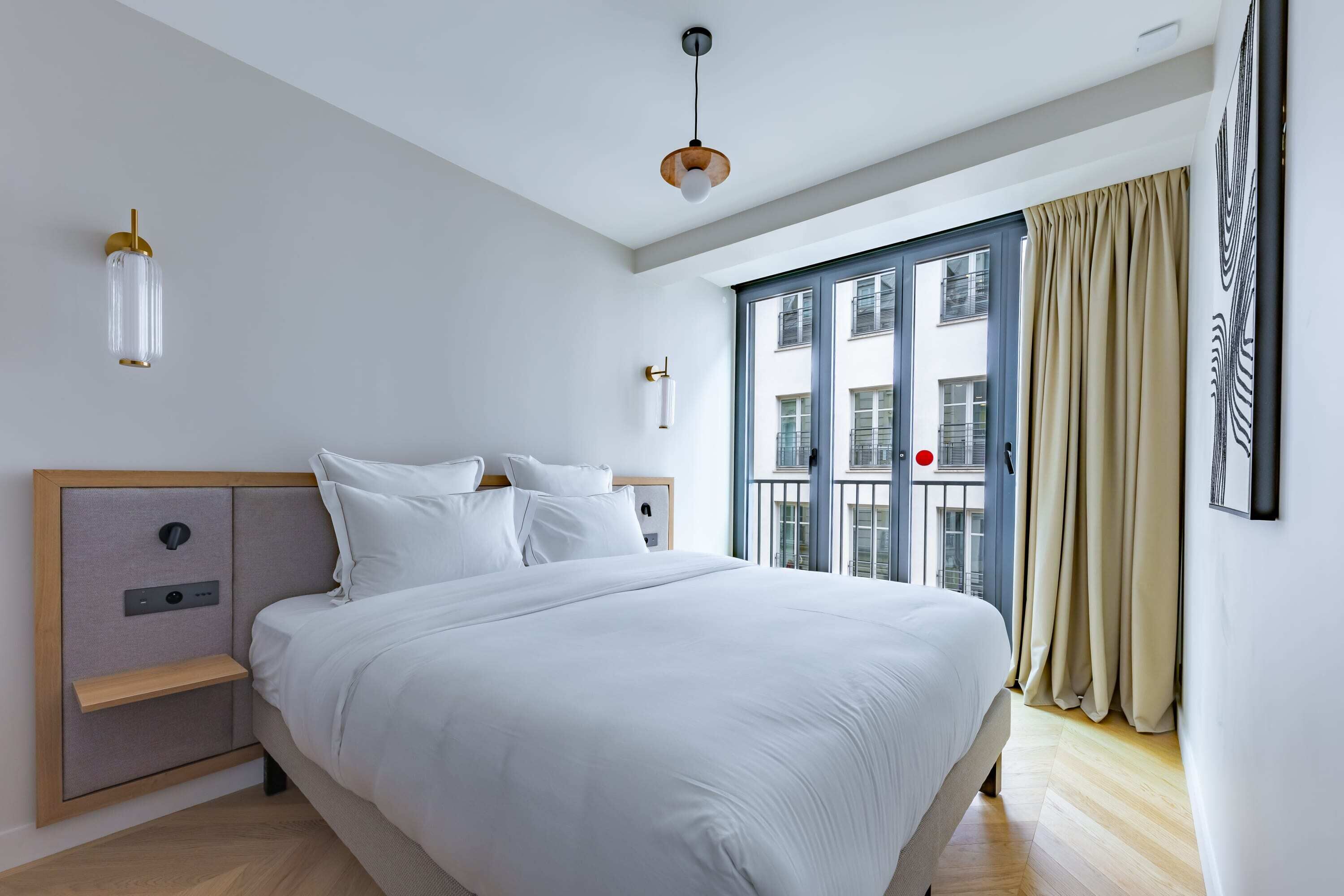 1 chambre, bureau, fer et planche à repasser, Wi-Fi