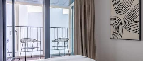 1 bedroom, desk, iron/ironing board, WiFi