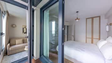 1 habitación, escritorio, tabla de planchar con plancha y wifi