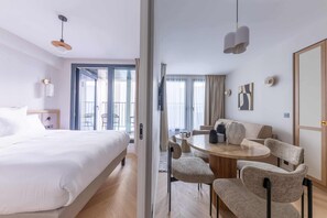 1 bedroom, desk, iron/ironing board, WiFi - Opera - One Bedroom Balcony (Paris)