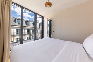 1 bedroom, desk, iron/ironing board, WiFi