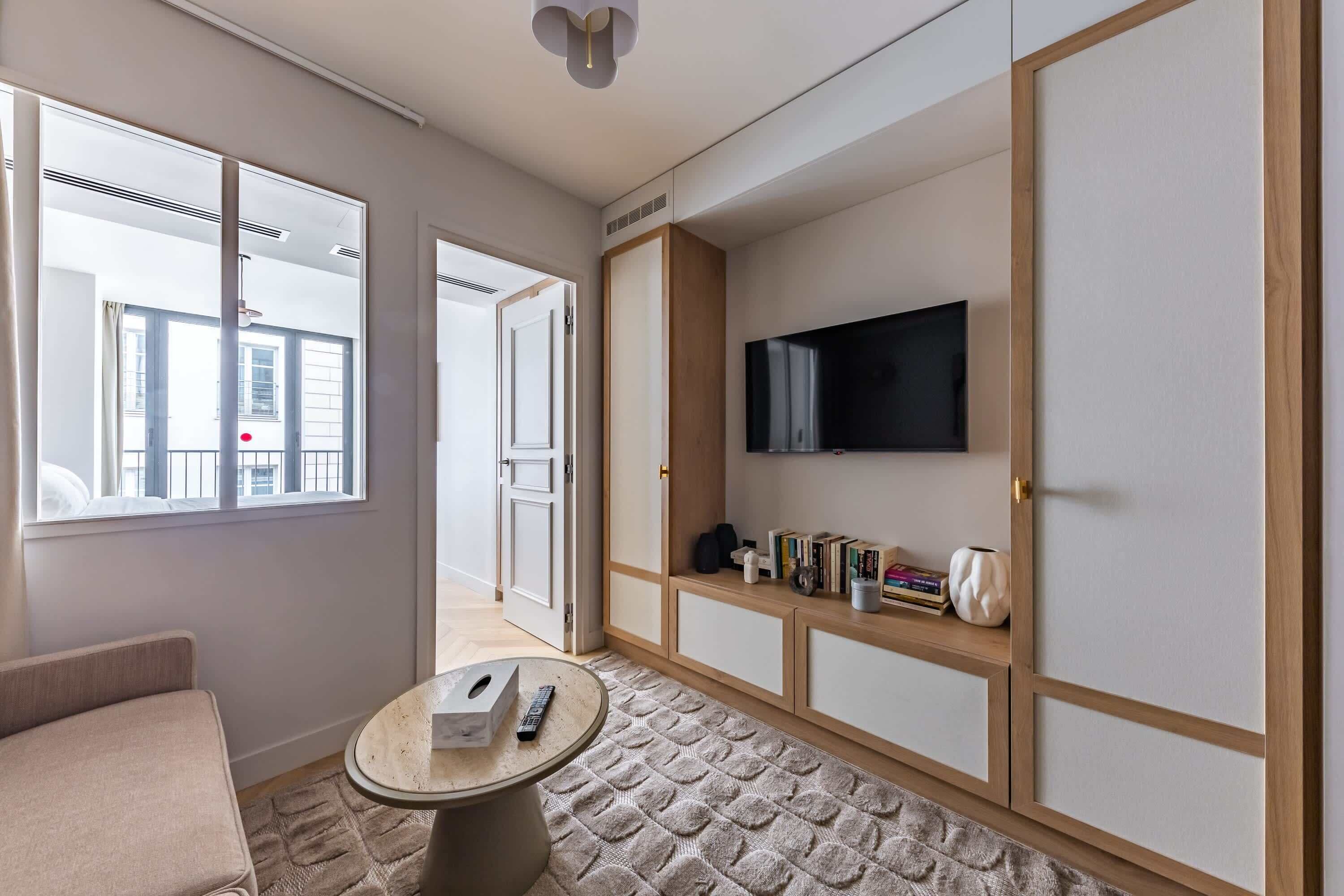 Opera - One Bedroom Apt. In Paris - Gare Saint-Lazare - Paris
