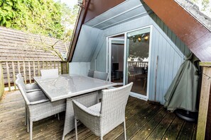 Outdoor dining - Valley Lodge 3 (Gunnislake)