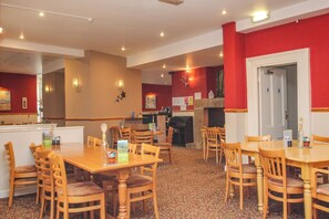 Dining - Valley Lodge 3 (Gunnislake)