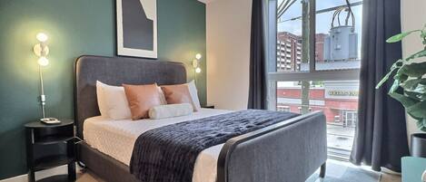 Desk, iron/ironing board, free WiFi, bed sheets