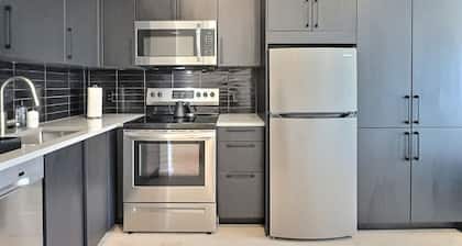 Downtown Vibes | Gym | Walk to Everything Fun