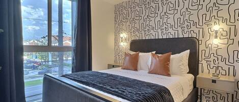 Una scrivania, ferro/asse da stiro, Wi-Fi gratuito, lenzuola