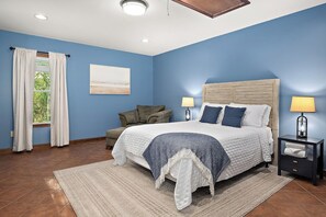 5 habitaciones, tabla de planchar con plancha, wifi y ropa de cama 