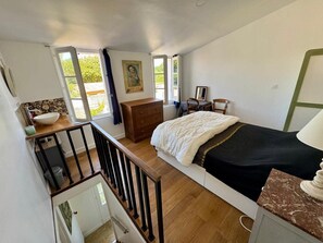 3 bedrooms, iron/ironing board, WiFi