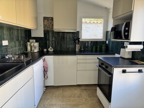 Fridge, microwave, oven, dishwasher