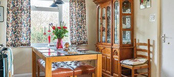 2 bedroom accommodation in Woodbury Salterton, near Exmouth