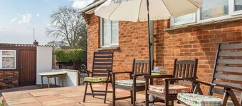 2 bedroom accommodation in Woodbury Salterton, near Exmouth
