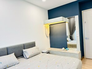 2 chambres, fer et planche à repasser, draps fournis