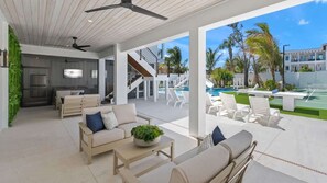 Terrace/patio - Sport Court and Golf Simulator-Resort Pool w/Slide (Sarasota)