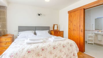 1 bedroom, individually decorated, individually furnished, free WiFi
