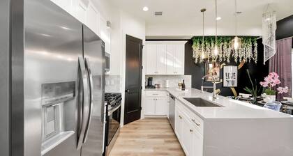 Toast & Groove - Sleeps 16 - HTX