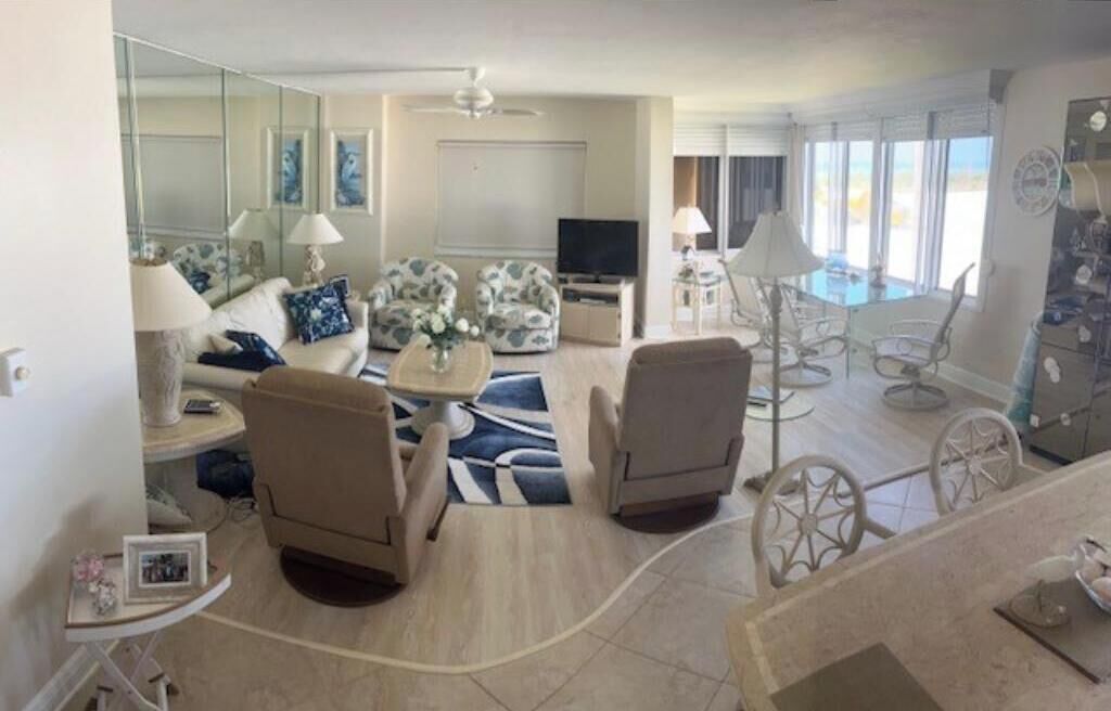 Una Smart TV, una impresora