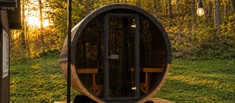 Honeysuckle | Hocking Hills, Sauna, Hot Tub & Pets