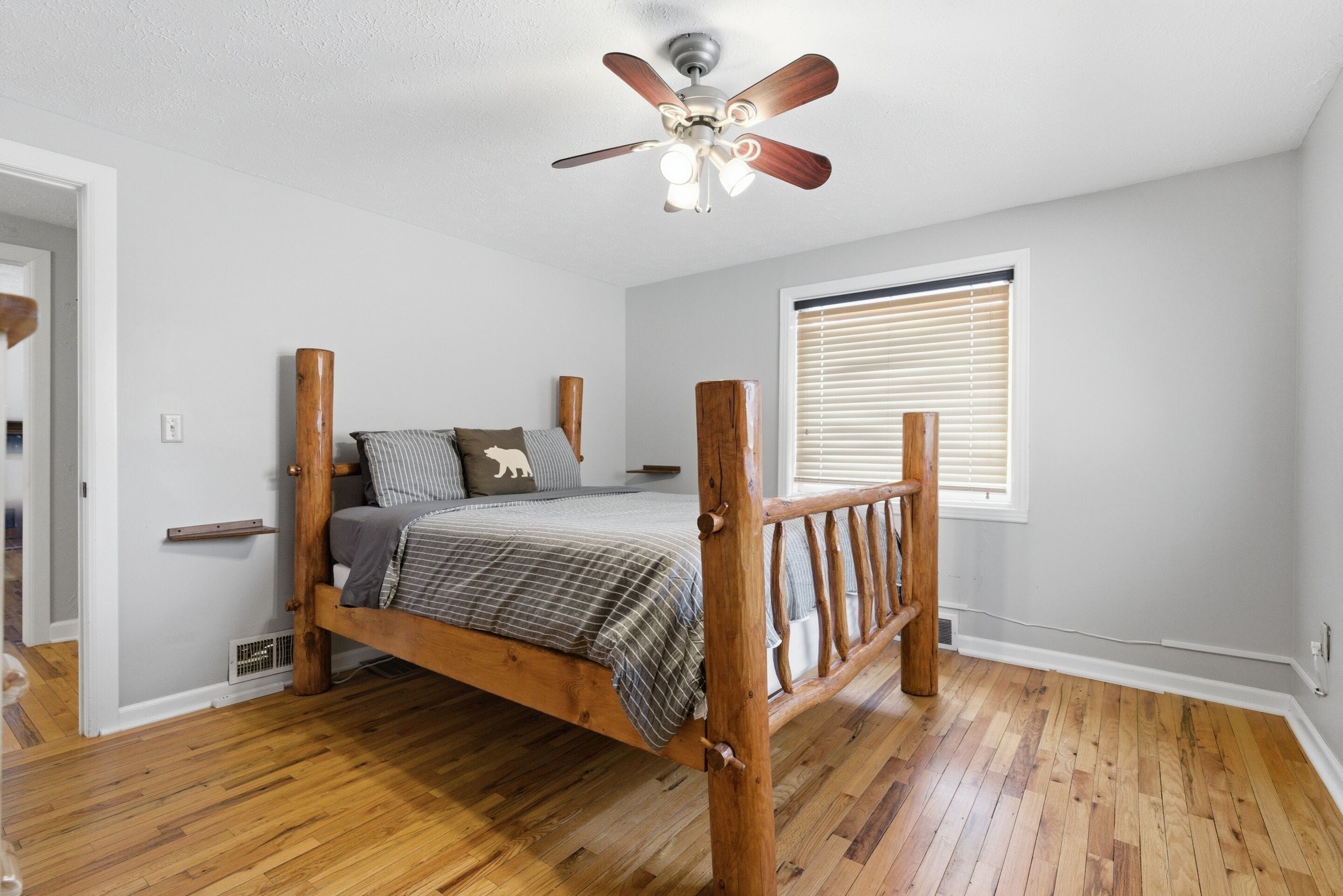 4 bedrooms, free WiFi, bed sheets