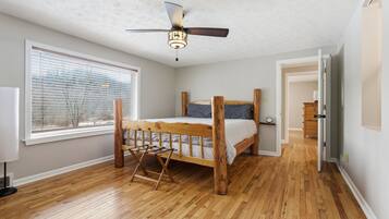 3 bedrooms, free WiFi, bed sheets