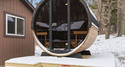 Honeysuckle | Hocking Hills, Sauna, Hot Tub, Creek