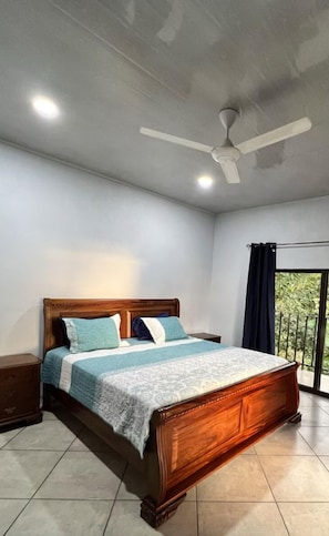 1 chambre, bureau, lit parapluie, Wi-Fi