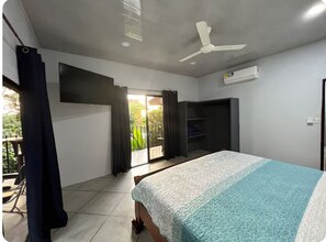 1 Schlafzimmer, Schreibtisch, Reisekinderbett, WLAN