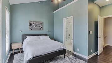 2 bedrooms, internet, bed sheets