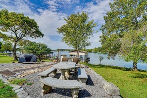 Property grounds - Watts Bar Lake Retreat Private Dock, Boat Ramp & Stunning Views! (Spring City)