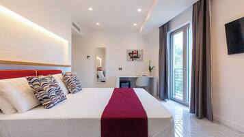 Superior szoba, kilátással a kertre | Széf a szobában, íróasztal, hangszigetelés és ingyenes wifi