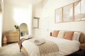 3 Schlafzimmer, individuell dekoriert, individuell eingerichtet