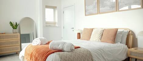 3 Schlafzimmer, individuell dekoriert, individuell eingerichtet