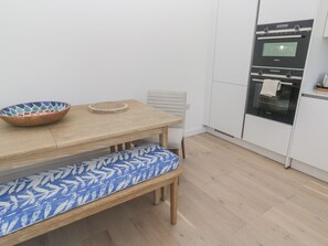 Cottage | Dining - Kerrek Lodge (Falmouth)