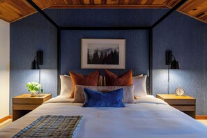 4 bedrooms, in-room safe, desk, iron/ironing board