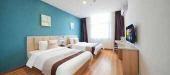 Ward Aladdin Hotel (Changjiang East Road Huangdao Golden Beach Branch)