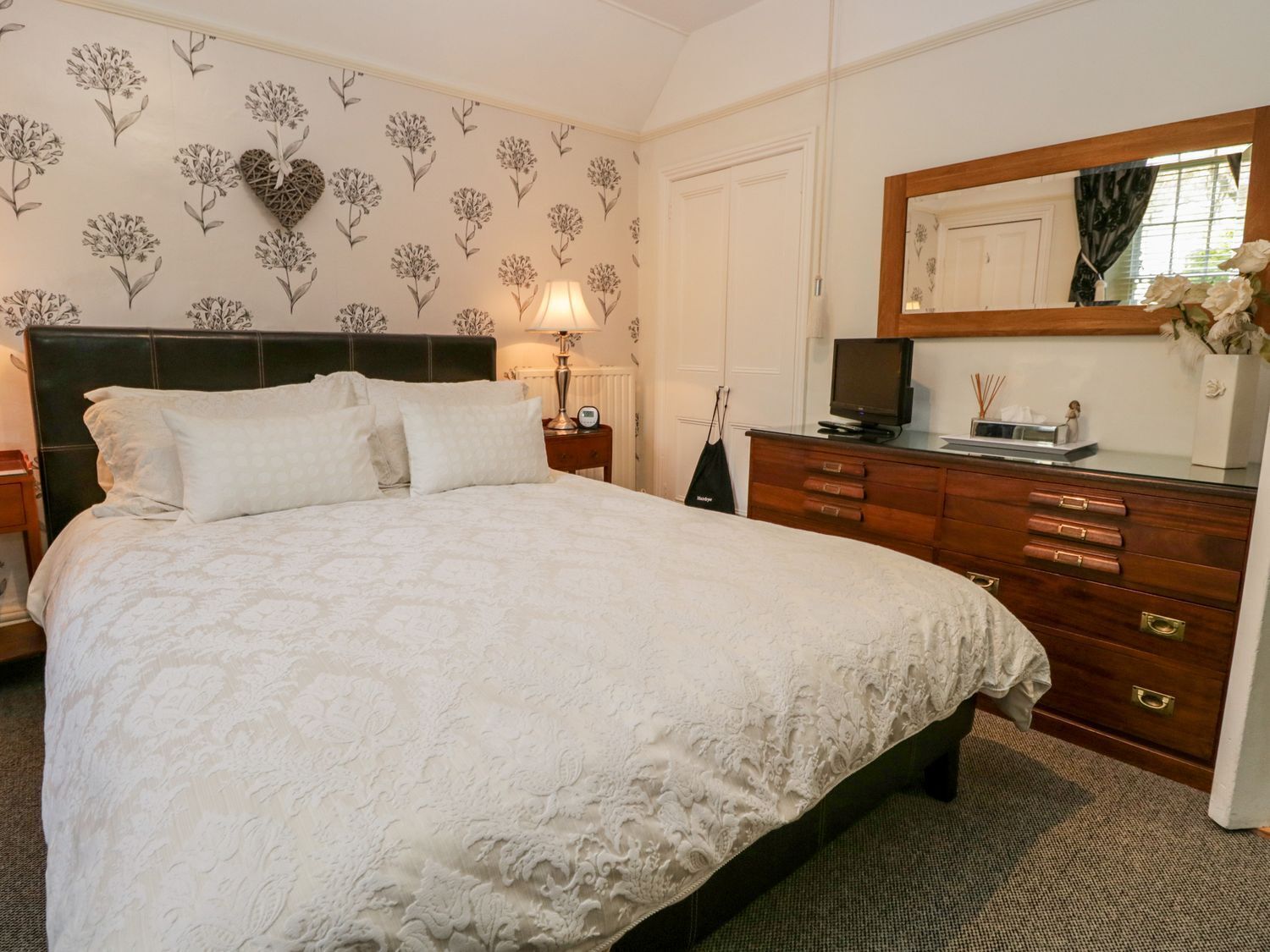 1 bedroom, WiFi (free), individually decorated, individually furnished