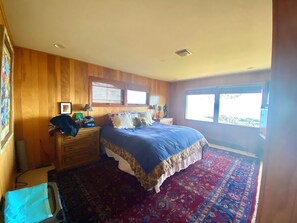 3 bedrooms, iron/ironing board, WiFi, bed sheets - Gated waterfront home on private beach on San Juan island
Incredible water views (Friday Harbor)