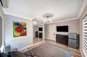 3 bedrooms, bed sheets